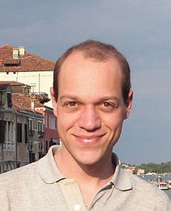 Arthur Chargu&eacute;raud